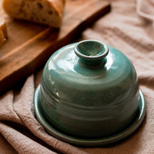 Load image into Gallery viewer, Round Butter Dish